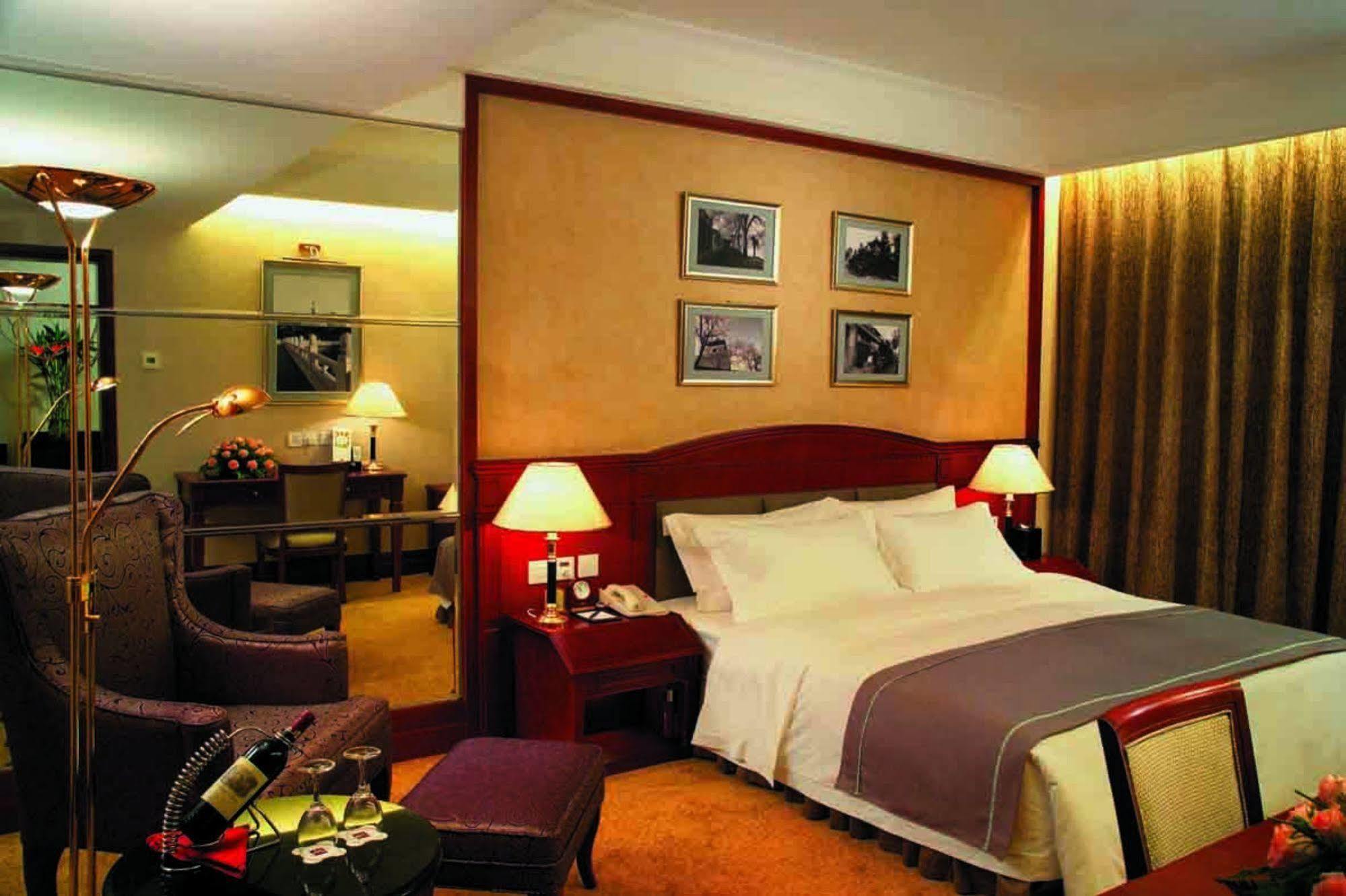 Guanganmen Grand Metropark Hotel 4*